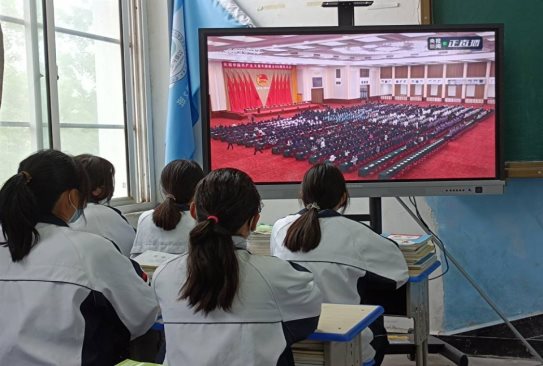 AF3912DFFE34E8336D18631D05DB20DE